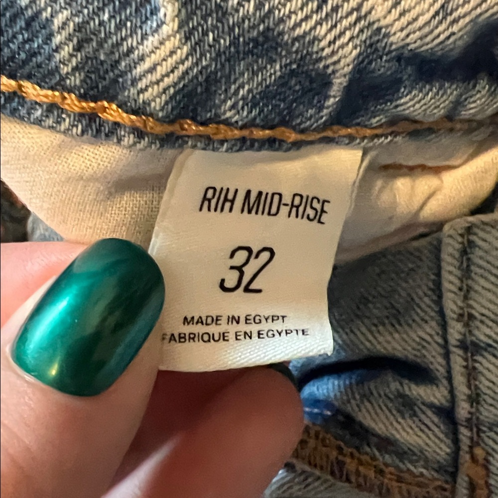 Urban Outfitters BDG light wash RIH mid rise barrel jeans size 32 - Picture 3 of 10